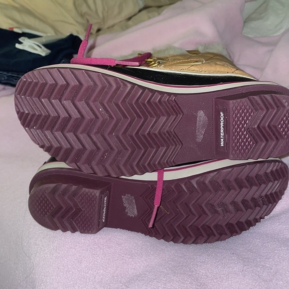 Size 7 Sorel boots - Picture 4 of 5